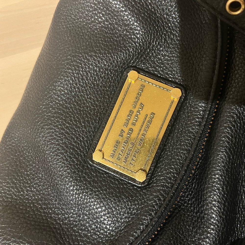 Marc Jacobs Natasha Black Crossbody Bag with Gold Details - Picture 5 of 12